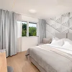 Skaline Luxury 4* ספליט
