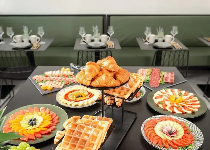 לינה וארוחת בוקר Skaline Luxury