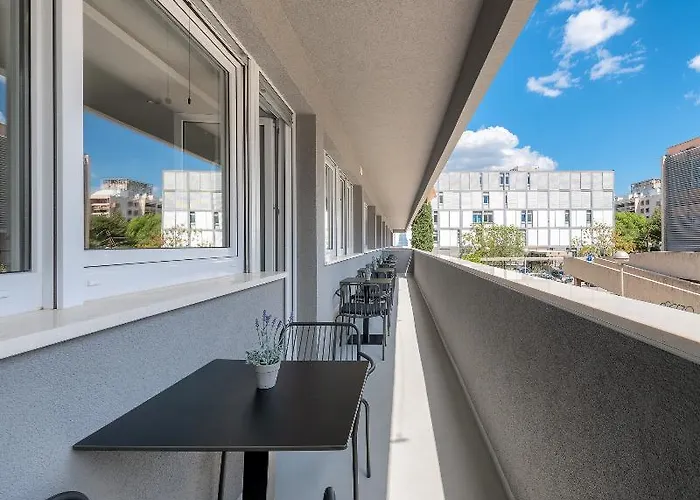 Skaline Luxury לינה וארוחת בוקר 4*