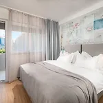 Skaline Luxury Split