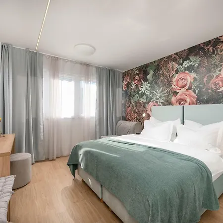 krevet i doručak Skaline Luxury 4*