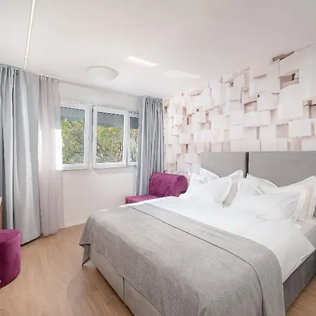 Skaline Luxury Bed and Breakfast Σπλιτ