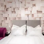 Skaline Luxury Split