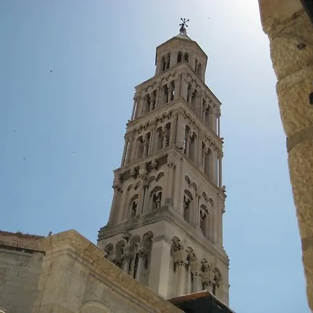 فندق مبيت وإفطار Skaline Luxury