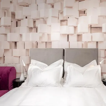 Skaline Luxury سبليت